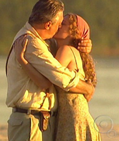 Cena em que Bruno Mezenga (Antonio Fagundes) e Luana (Patrícia Pillar) fazem as pazes. Frame de vídeo/ TV Globo.